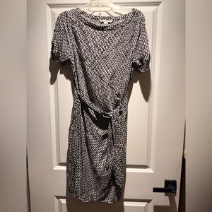 DVF Elegant Black and White Patterned Dress small thread pull in back as shown